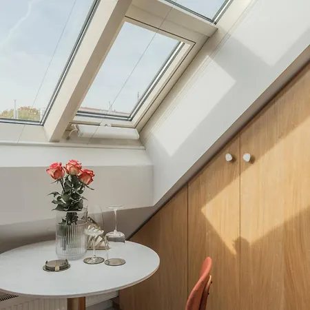 New! Mini-designer Rooftop Ac & Garden, Castle! Appartement *