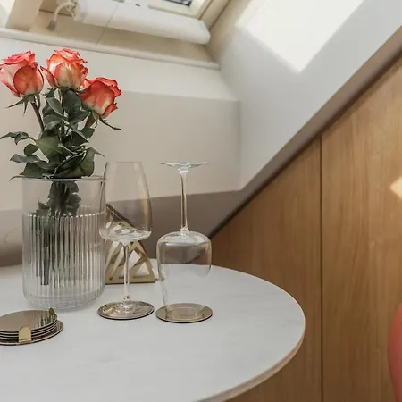 New! Mini-designer Rooftop Ac & Garden, Castle! Prague