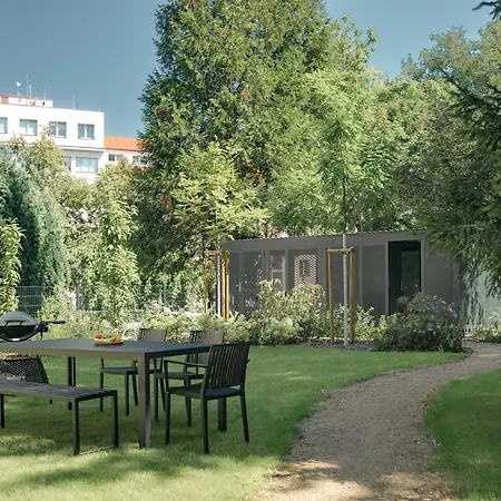 New! Mini-designer Rooftop Ac & Garden, Castle! Apartment Prague