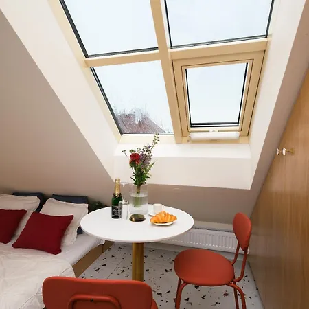 Apartment New! Mini-designer Rooftop Ac & Garden, Castle! Prague
