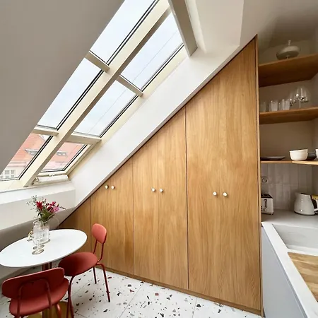 New! Mini-designer Rooftop Ac & Garden, Castle! Prague