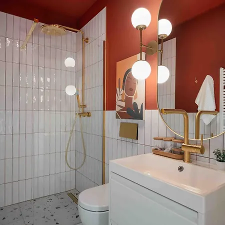Apartment New! Mini-designer Rooftop Ac & Garden, Castle! Prague